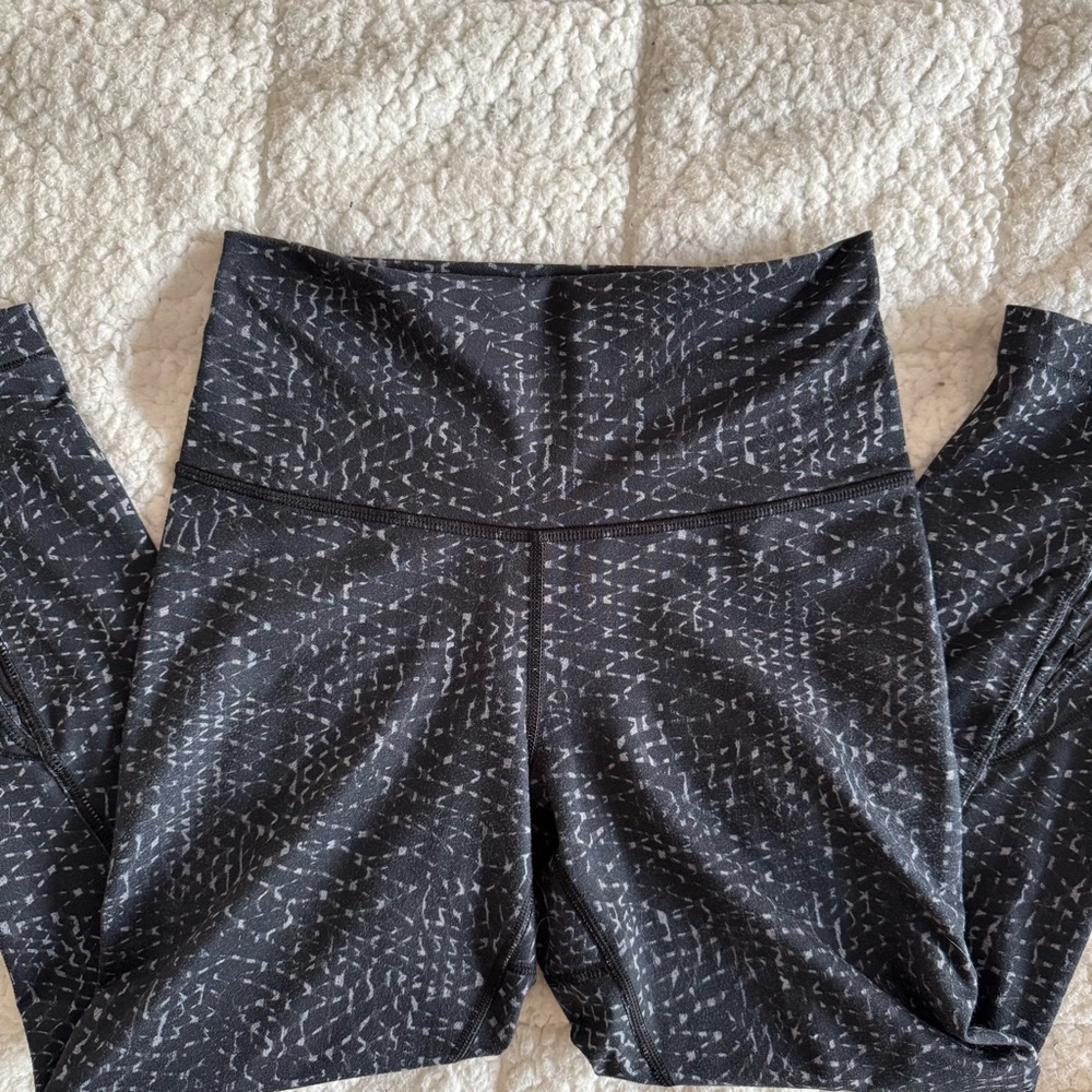Lululemon True Self Crop II - Black and White Pattern - Picture 9 of 14